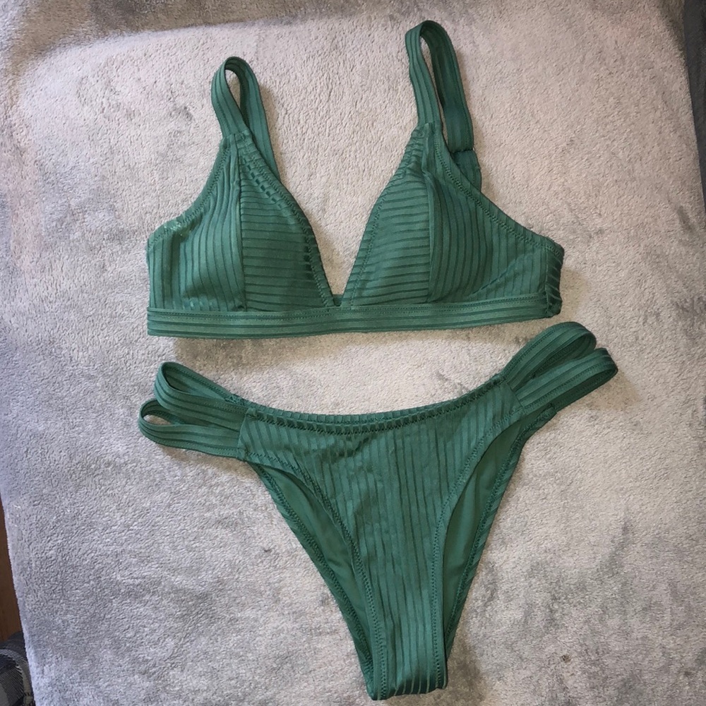 **SOLD** Green CUPSHE bikini